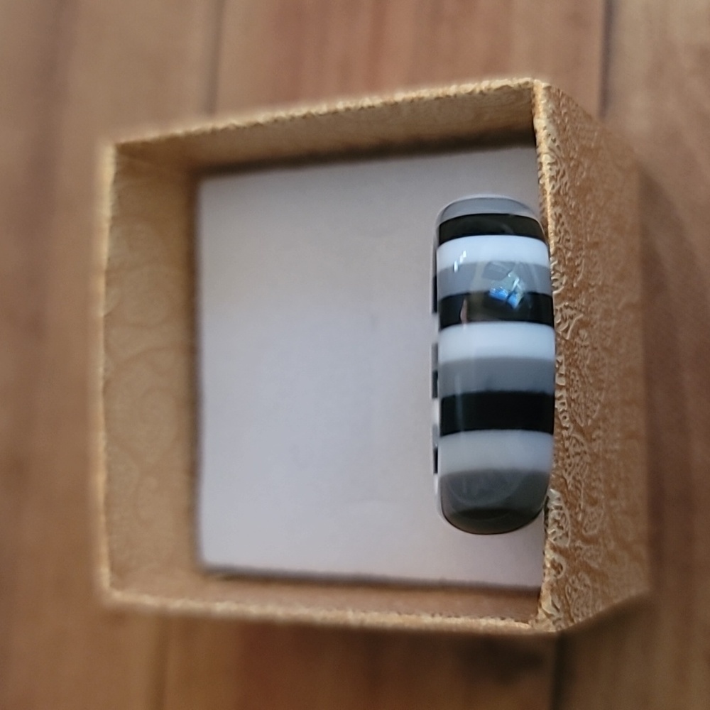 Vibrant Grey Multicolored Striped Unisex Resin Ring in Random Colored Gift Box - Picture 2 of 8